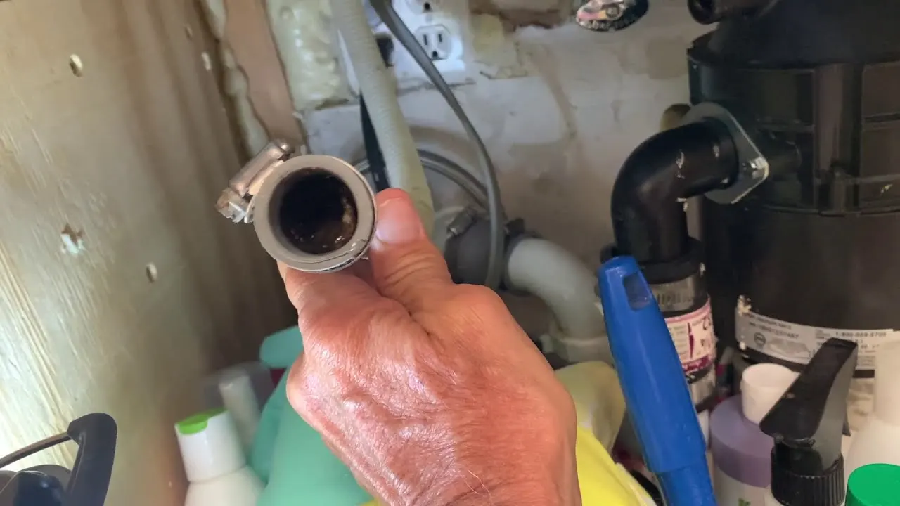 Vaatwasser ontstoppen